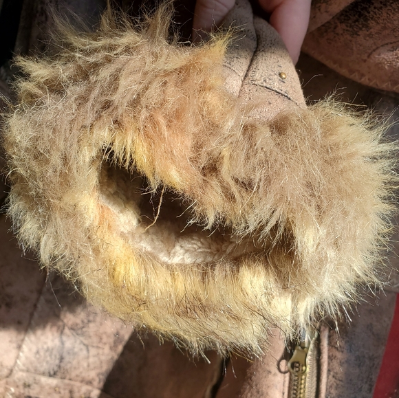 Le Chateau False Suede XXS Belted Coat Faux Fur Collar and Lining - Picture 9 of 16